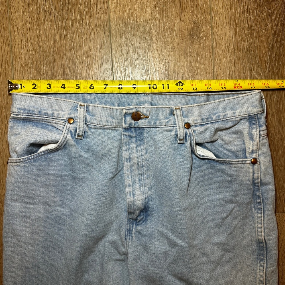Wrangler Cowboy Cut Straight Fit Mens Jeans Light Wash Blue Cotton Denim 36x32 - Picture 8 of 9